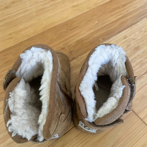 UGG Winter Boots with rubber sole-Size Infant 4/5 - Picture 4 of 5